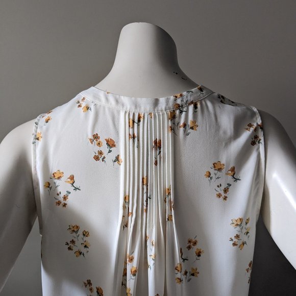 NYDJ - White Sleeveless Pintuck Blouse - Size S - NWT - Picture 6 of 10